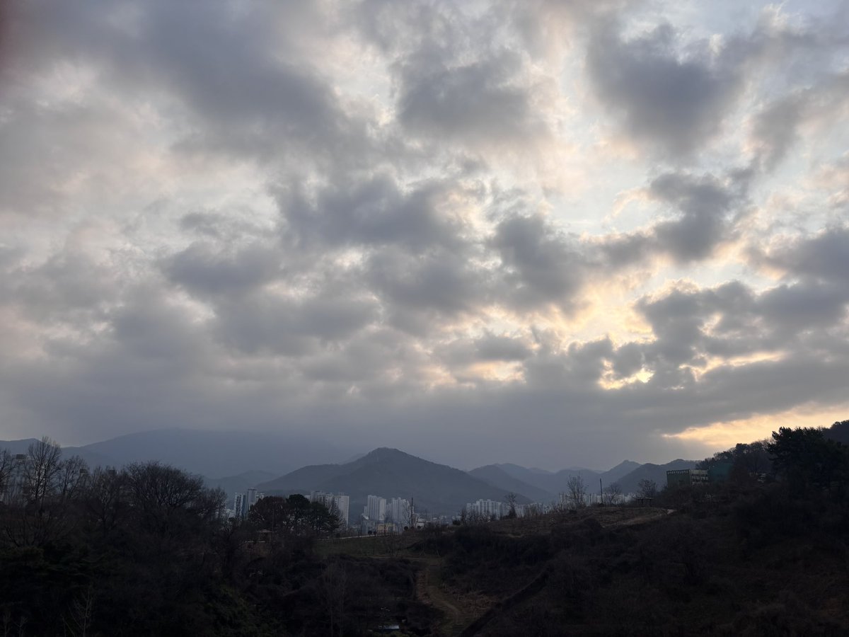 굿모닝 마지막 월요일.
신나게 오늘도 월모닝