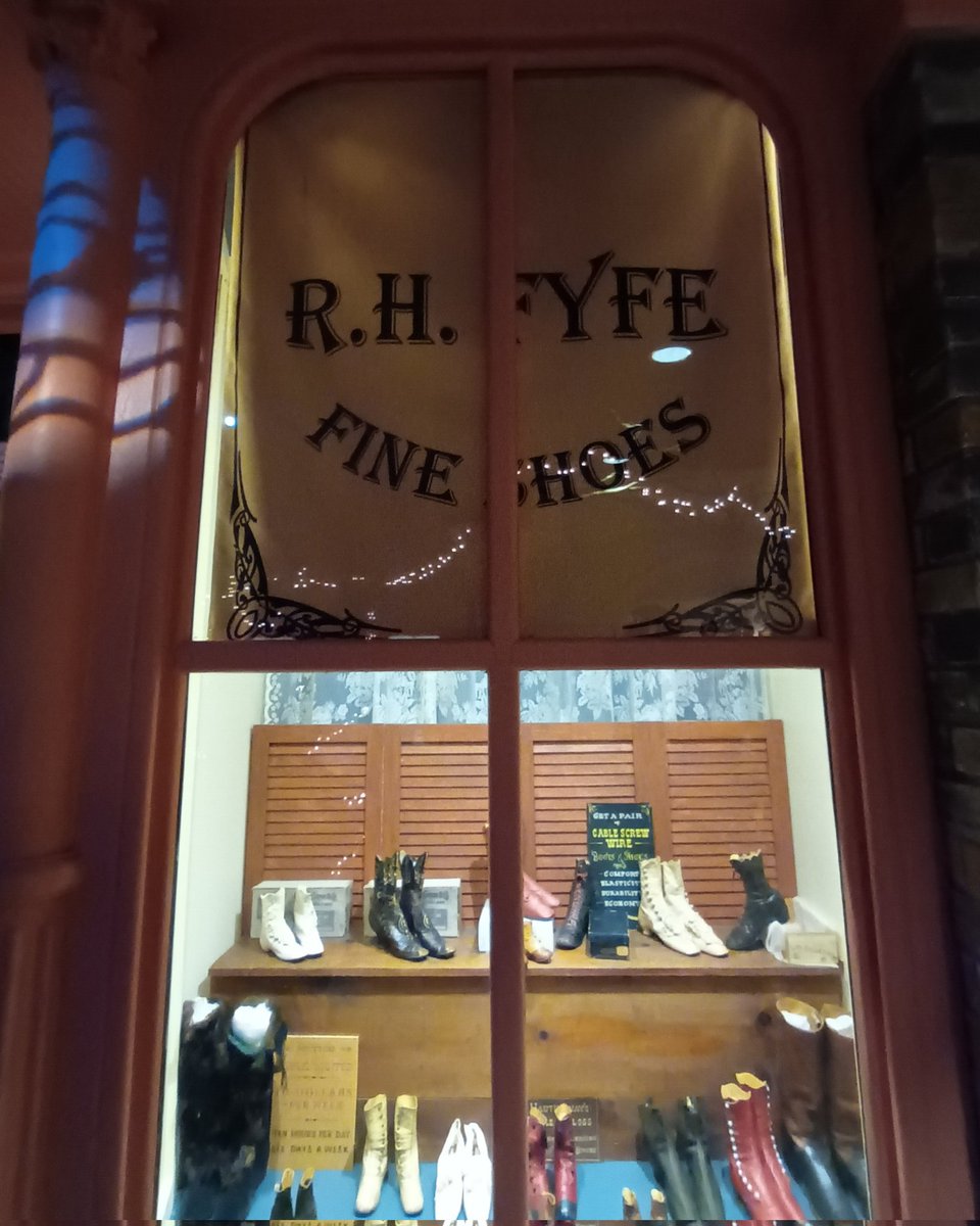 They sell fine hoes 🤣😂🤣