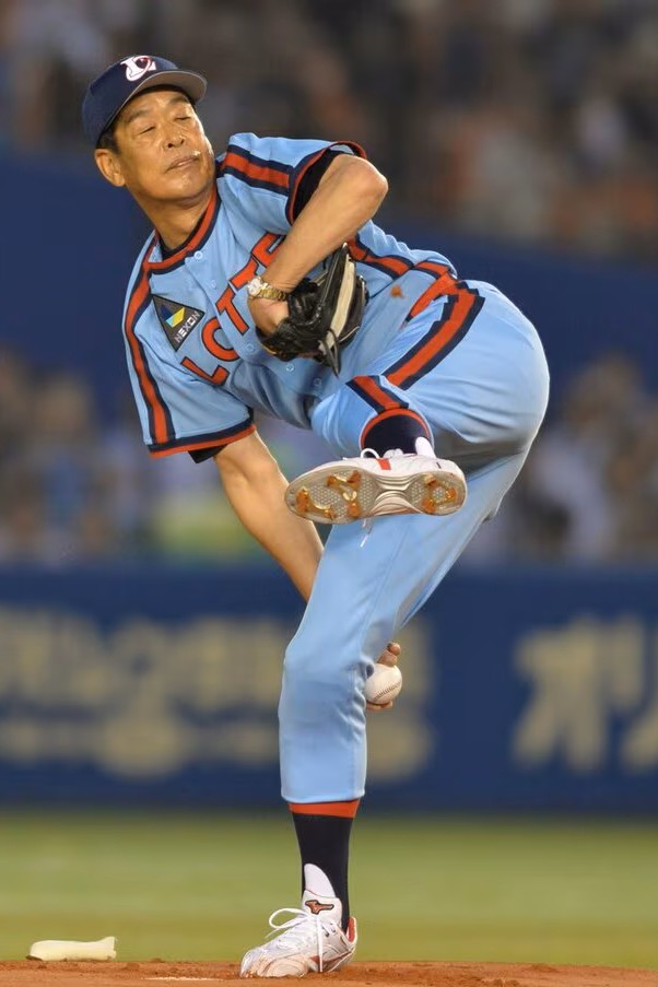 さて先週のシルエットの正解です。 この方はロッテオリオンズで活躍