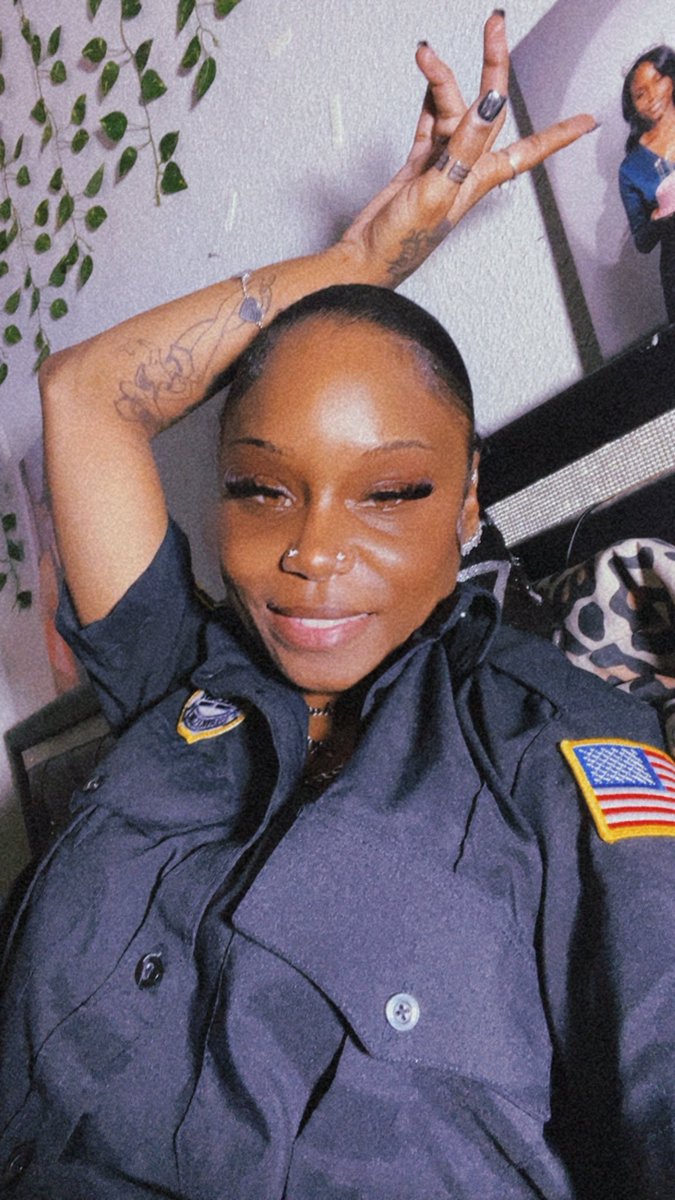 PrettyLoLew's tweet image. 