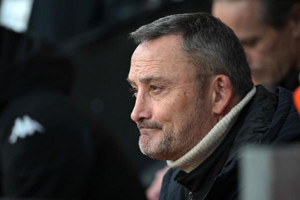NissaEbasta's tweet photo. 🗞️ Franck Haise en voulait de plus en plus à INEOS. Il reprochait à l’actionnaire de ne pas clarifier sa position et ses ambitions quant à l’#OGCNice. 

Il considérait que ce silence l’exposait lui ainsi que ses joueurs aux critiques, notamment médiatiques. 

(@lequipe) https://t.co/mJlSPvrI77