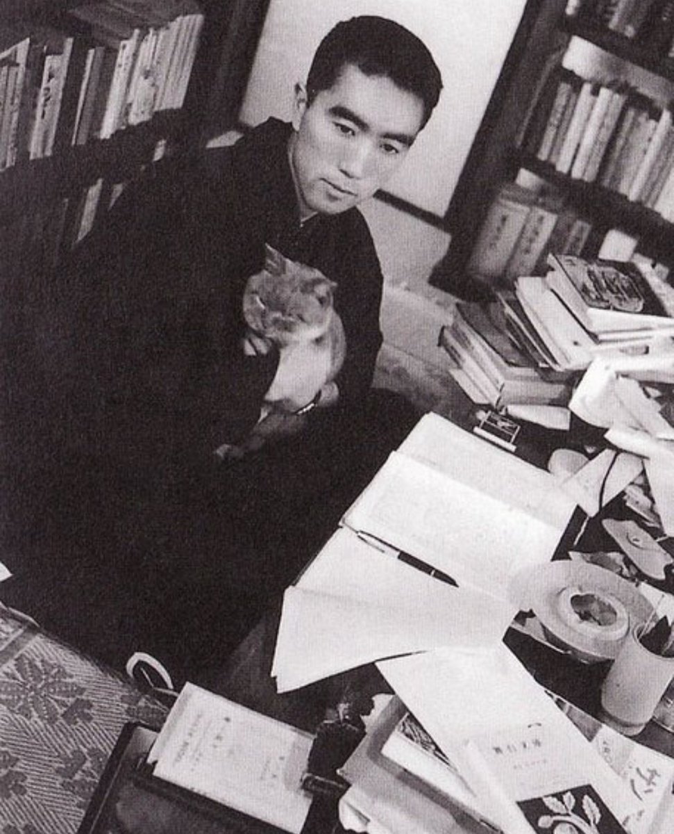 synekura_audio's tweet photo. Yukio Mishima loved cats deeply and kept many of them at home https://t.co/bBmuOrVVH8