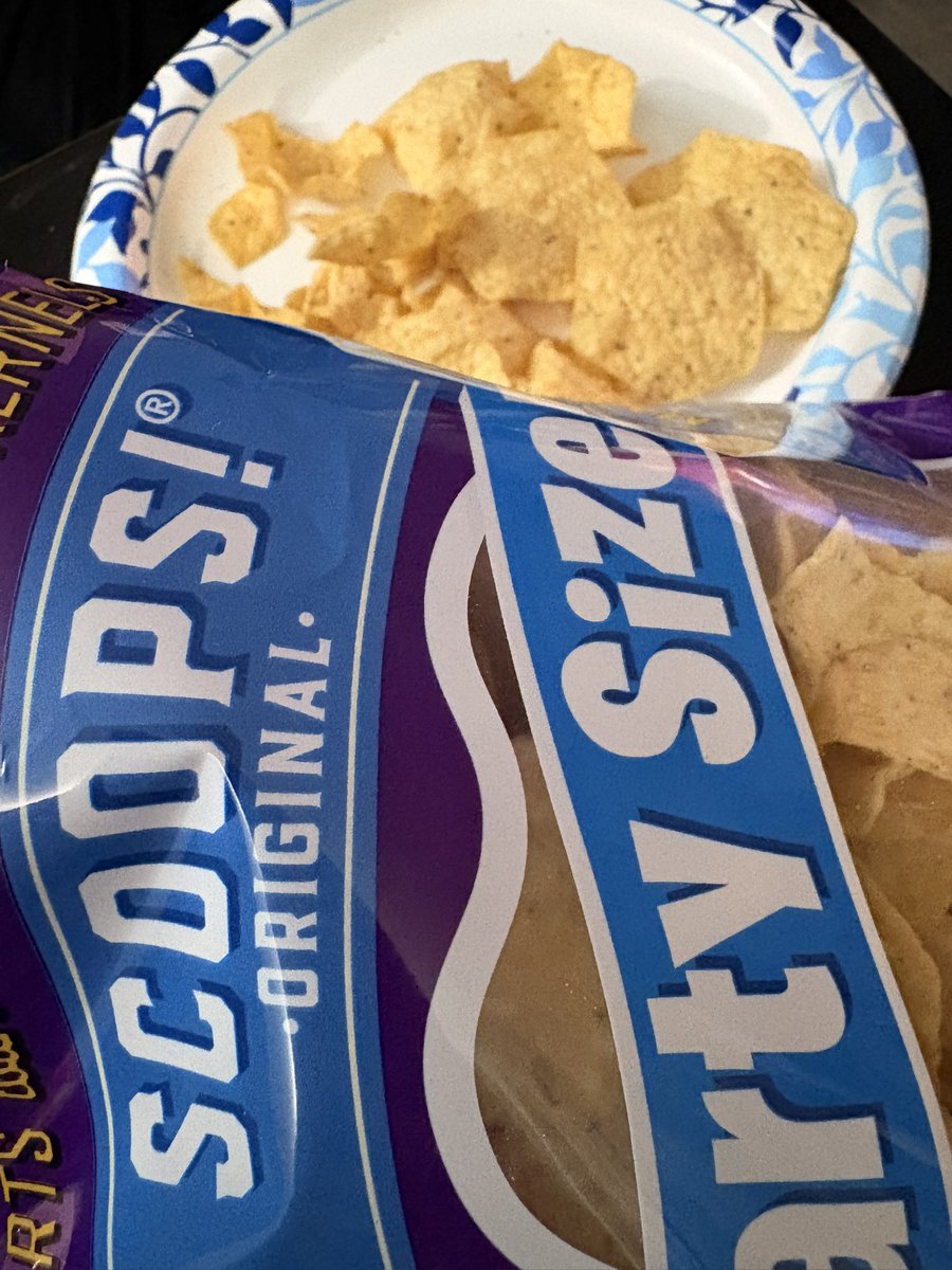 DeeDee says tweet media