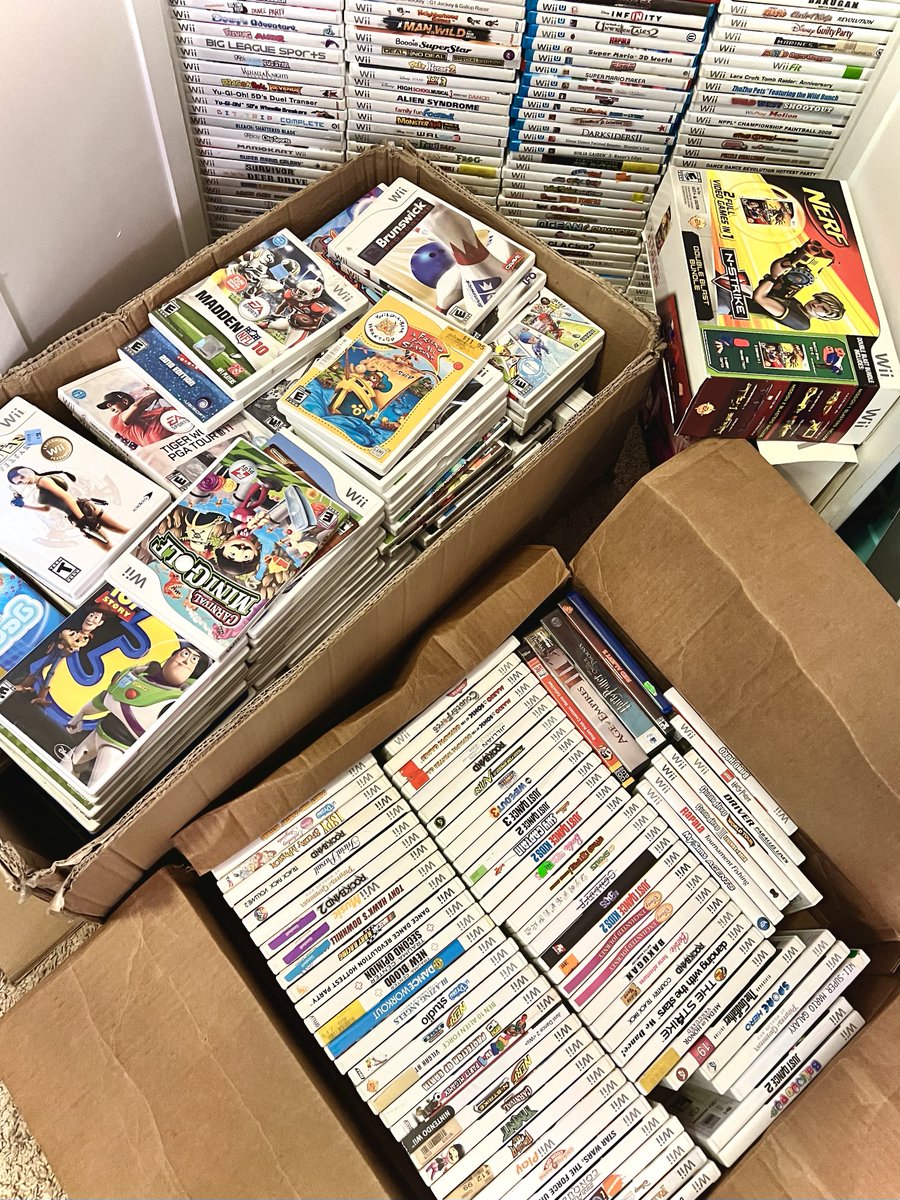 my neighbor dropped off some wii games for me to add to the collection 😻