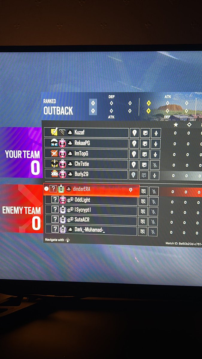 Hello r6 🙋‍♂️ the severs just went on lemme just go back to getting cancelled👍