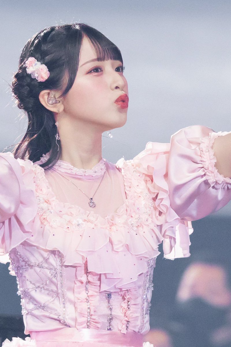 _____riria's tweet photo. 文春砲、最も恐れてた佐々木舞香ちゃんだったけどこんなに可愛かったら彼氏くらいいるだろと思ってしまう。恋愛禁止ではないらしい��どアイドルな以上はバレたらやりづらいだろうしバレないで欲しかったってのが本音。あと舞香ちゃんってあまり芸能界に執着なさそう。絶対アイドルやめないでほしいけど https://t.co/INduEywWqD