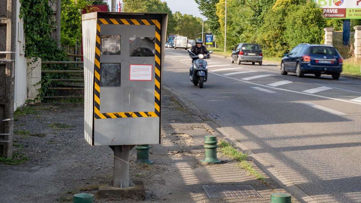 CerfiaFR's tweet image. 🚨🇫🇷🚗📸 ALERTE INFO | La loi se durcit : à partir d’aujourd’hui, les très grands excès de vitesse (+50 km/h) deviennent des délits et pourront être punis d'une peine de 3 mois de prison et d'une amende allant jusqu'à 3 750€.