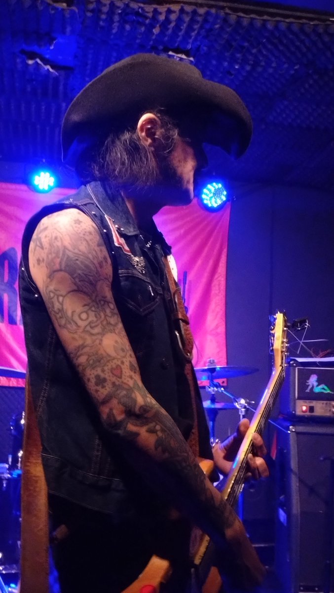 tech_ji's tweet image. ACODISCO！！
HOT＆COOL！！！
とても熱かった☆ きのうと同じ仲間もたくさん！行けるようになってよかったよ！HANX
もっといいスマホで写真撮れたらなぁ。iPhoneがうらやましい。
あっ！ガンジス川のお水、思ったより蒸発しますw自分のストラップはコルクが吸ってしまったのか水かなり減りました💦