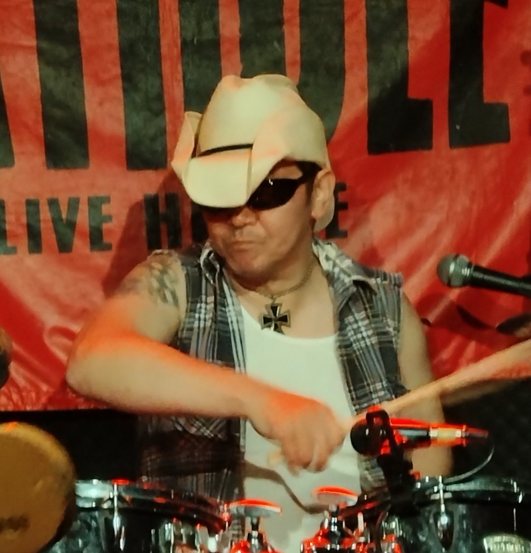 tech_ji's tweet image. ACODISCO！！
HOT＆COOL！！！
とても熱かった☆ きのうと同じ仲間もたくさん！行けるようになってよかったよ！HANX
もっといいスマホで写真撮れたらなぁ。iPhoneがうらやましい。
あっ！ガンジス川のお水、思ったより蒸発しますw自分のストラップはコルクが吸ってしまったのか水かなり減りました💦