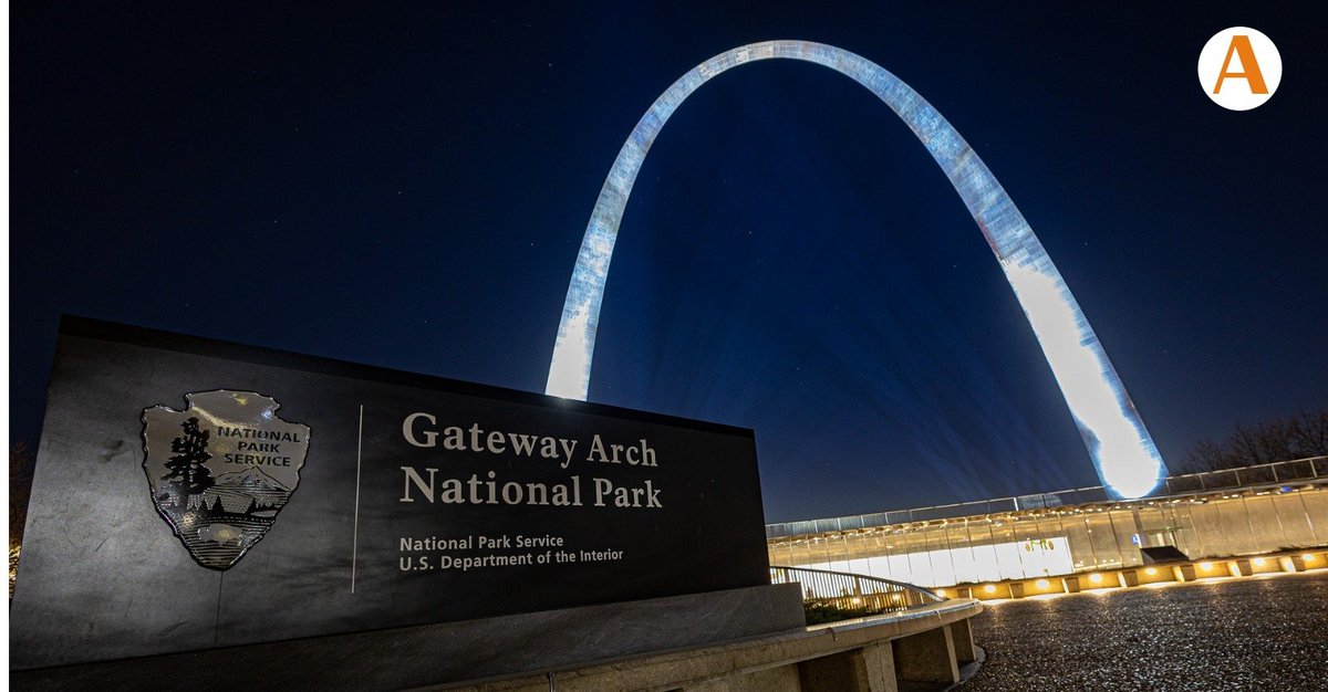 Gateway Arch tweet media