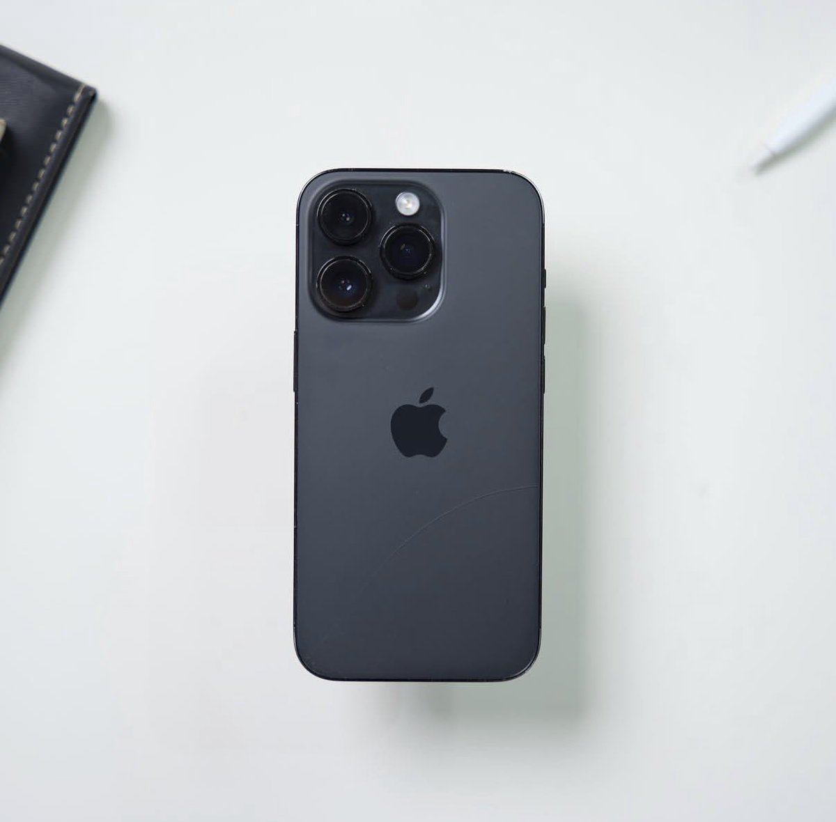 happy holidays Friends

You must be subscribed to SV2XL on YouTube and following on Instagram and X.

Tag two friends you’d like to see win — they must also be subscribed and following.

Comment under this post with the lore of your current smartphone.

Goodluck✌🏾