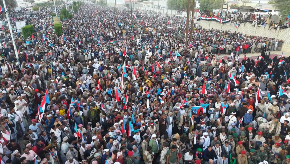 اليوم مليونية تاريخية في #سيئون، وغدًا في #المكلا، وبعدها في #شبوة، وختامها في #المهرة.

المحافظات الشرقية جزءٌ أصيل من #الجنوب_العربي يا تحالف عربي ودولي، ولا يمكن أن نفرّط في ذرّة تراب واحدة منها.
#سيئون_تجدد_العهد
#دوله_الجنوب_العربي