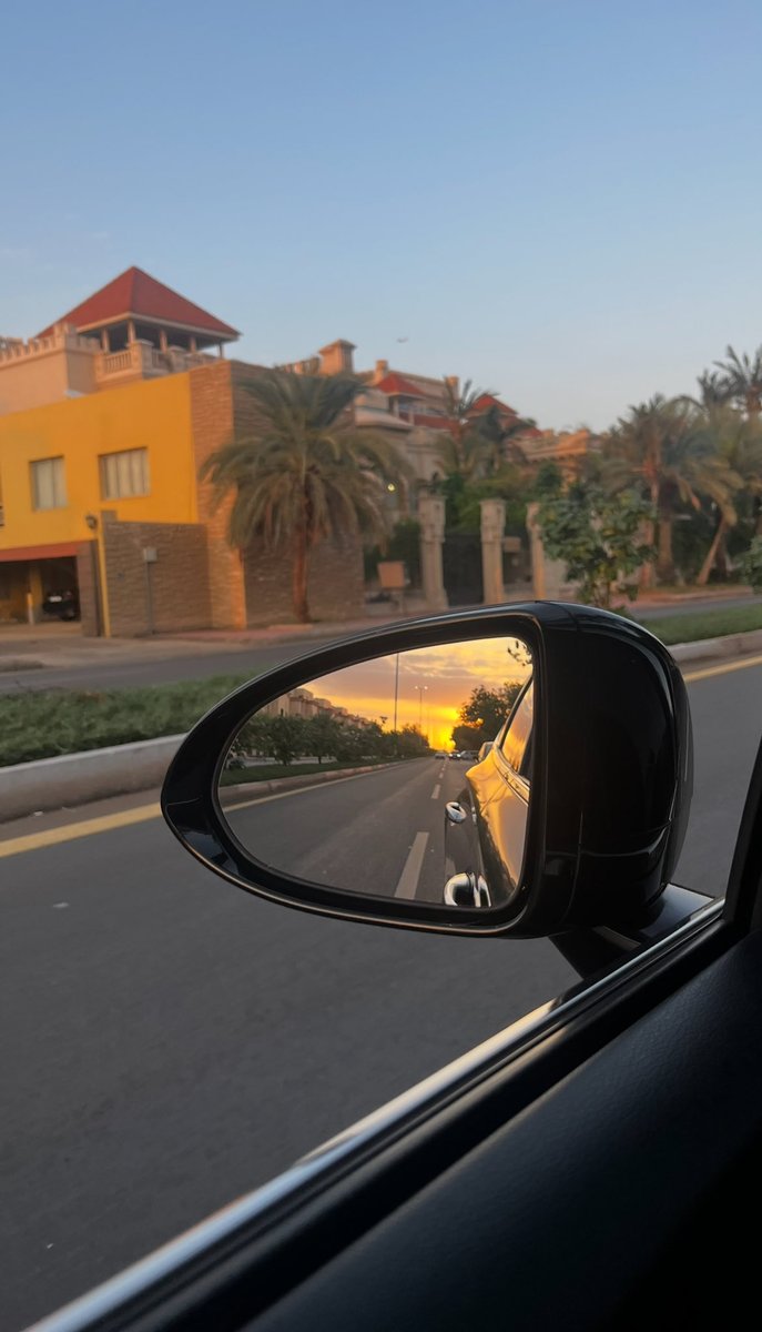 TAMS_8's tweet photo. Life is a journey, enjoy the ride and the view. 🚗✨ https://t.co/XSkRJUE0Pb