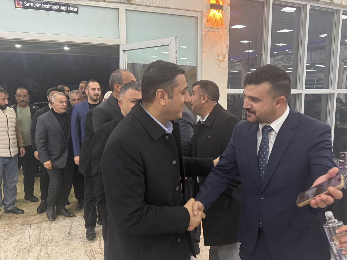 uveysizol's tweet photo. İl Başkanımız Sayın Ferhat Karadağ, il yöneticilerimizle birlikte Suruç İlçe Başkanımız Sayın Fevzi Yalçın’ın kıymetli kardeşi Salih Yalçın’ın düğün merasimine katıldık.
Yalçın ve Çınar ailelerine bir ömür boyu sağlık, huzur ve mutluluklar diliyorum.

@karadagferhatt @Agitizol @fevziyalcinnn @mehmetsalihklc @mustafakync_chp @avmehmetkilic63 @hikmetsaka
