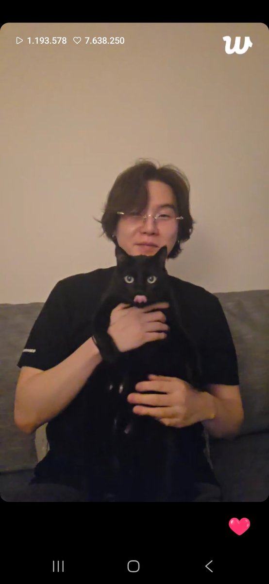 arigatomatsuura's tweet image. Hoy las armys ganamos 
Live de Yoongi con Tang
Live de Joon
Post de Jimin y Tae
Cine con Seokjin 

Y aún no ha terminado el día...