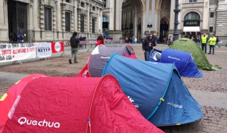 SocialPriorityX's tweet photo. Govts exploited #tourism in historic cities earning billions in revenue and impoverishing residents. To solve the problem we need to do as #Barcelona did, banning #AirBnB and #shortterm rentals after residents protested. https://t.co/zUljcWSeAK