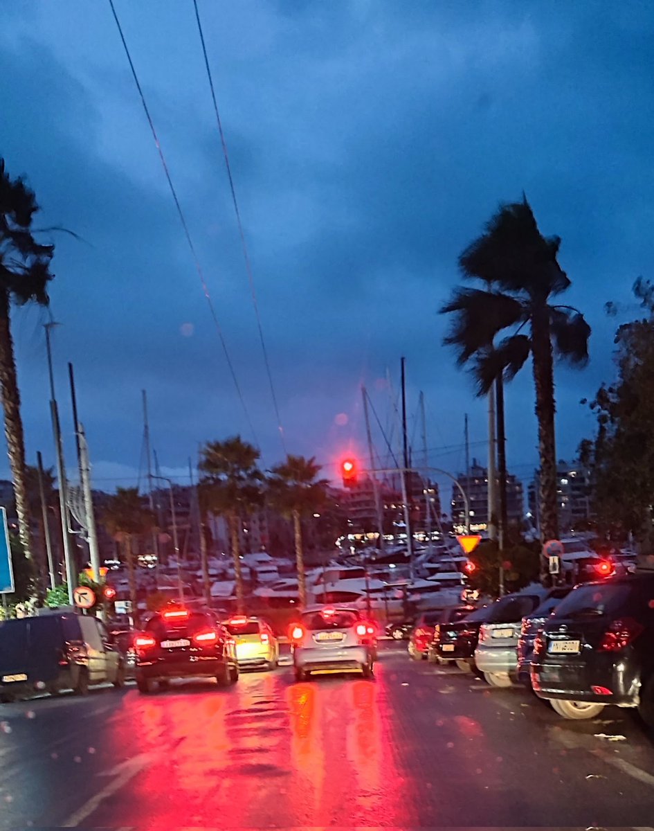 Πασαλιμάνι,φυσάει ...#Piraeus .