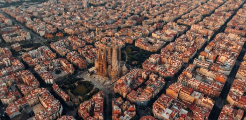 SocialPriorityX's tweet photo. Govts exploited #tourism in historic cities earning billions in revenue and impoverishing residents. To solve the problem we need to do as #Barcelona did, banning #AirBnB and #shortterm rentals after residents protested. https://t.co/zUljcWSeAK