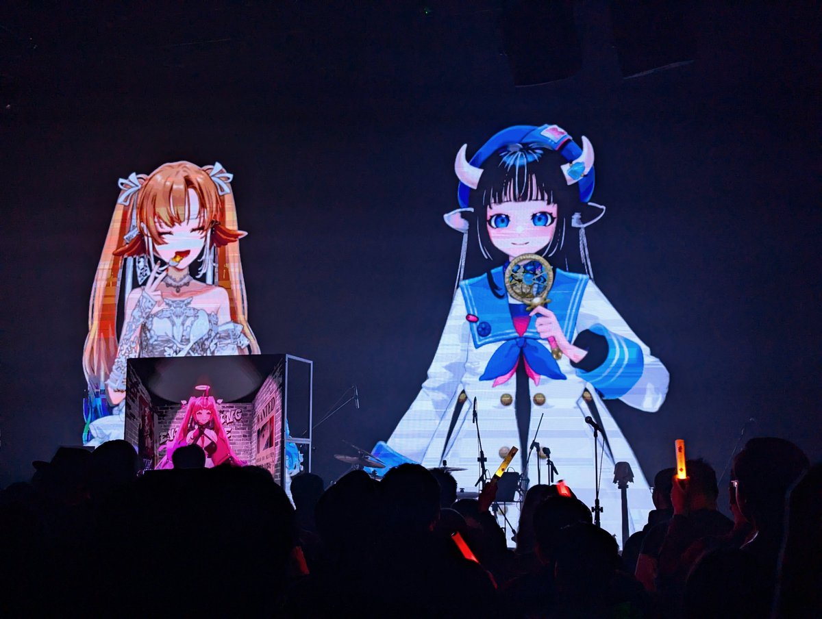 啊啊啊希珥（想發吉娃娃貼圖但找不到）
啊啊啊碧碧😭存在😭

謝謝ajie傑哥邀我聽希珥的專場，雖然我只敢站在最後面的角落，但第一首就超打中超愛，有飛回來真的太好了😭👊

#0tt1