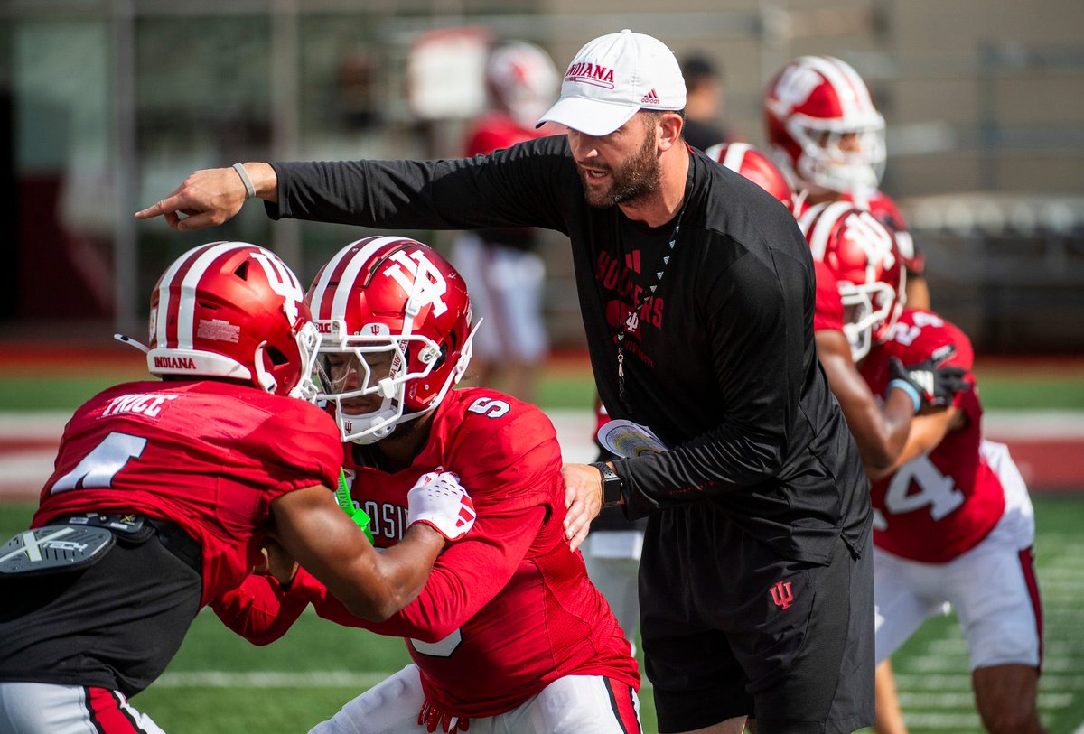 ColinMcMahon31's tweet photo. In Indiana's RPO scheme called by offensive coordinator Mike Shanahan, everything is built on trust. 

And it's led #iufb to a Big Ten Championship and Rose Bowl appearance as the No. 1 seed.

"He believes in his playmakers. He believes in us"

Story: https://t.co/q4AsFtiXFh https://t.co/iEprGShNfO