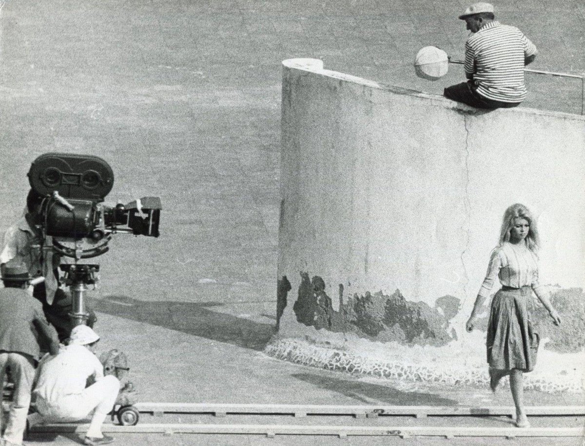 jammeit's tweet photo. Brigitte Bardot a Capri

#brigittebardot #capri #anni60 https://t.co/kxQSuKKl2k