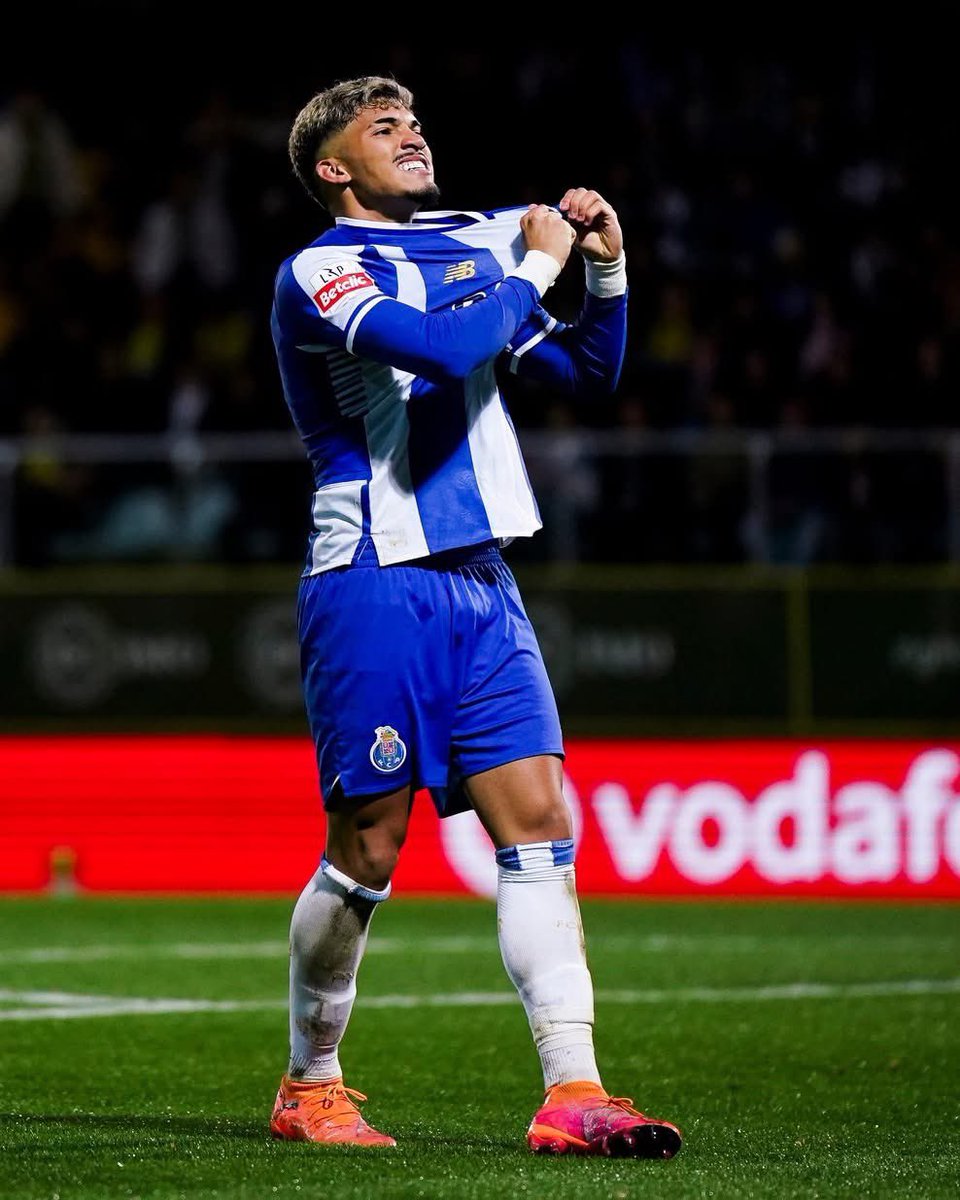 mafaldadeviena's tweet image. Amanhã joga o maior de Portugal.