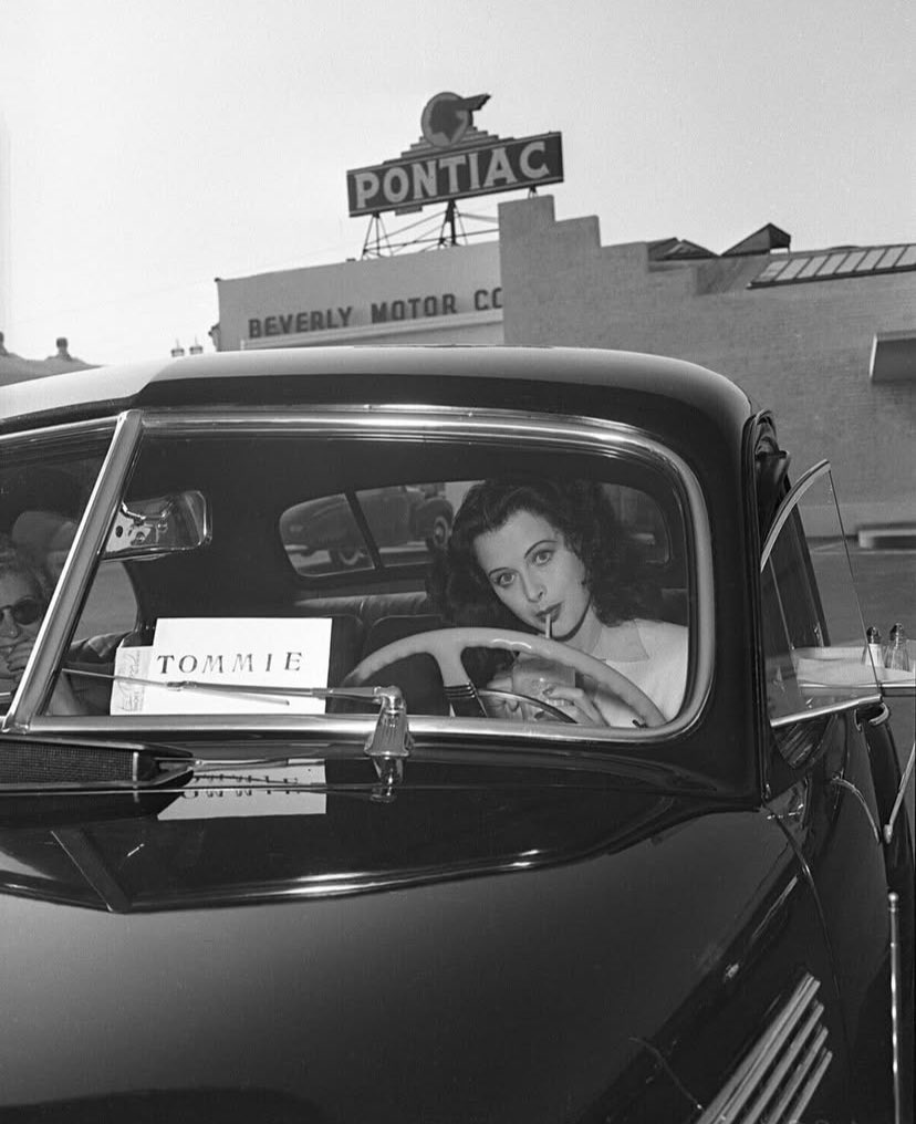 Dear_Grateful1's tweet photo. Hedy Lamarr https://t.co/0GjDGT0BjE