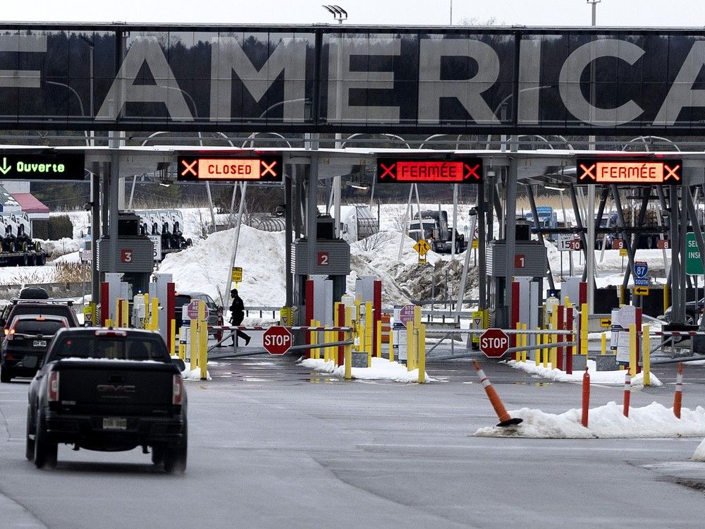 mtlgazette's tweet photo. Travelling to the U.S.? Expect to be photographed upon entry and exit https://t.co/6c8m0wC5js https://t.co/HrCAOS6xqz