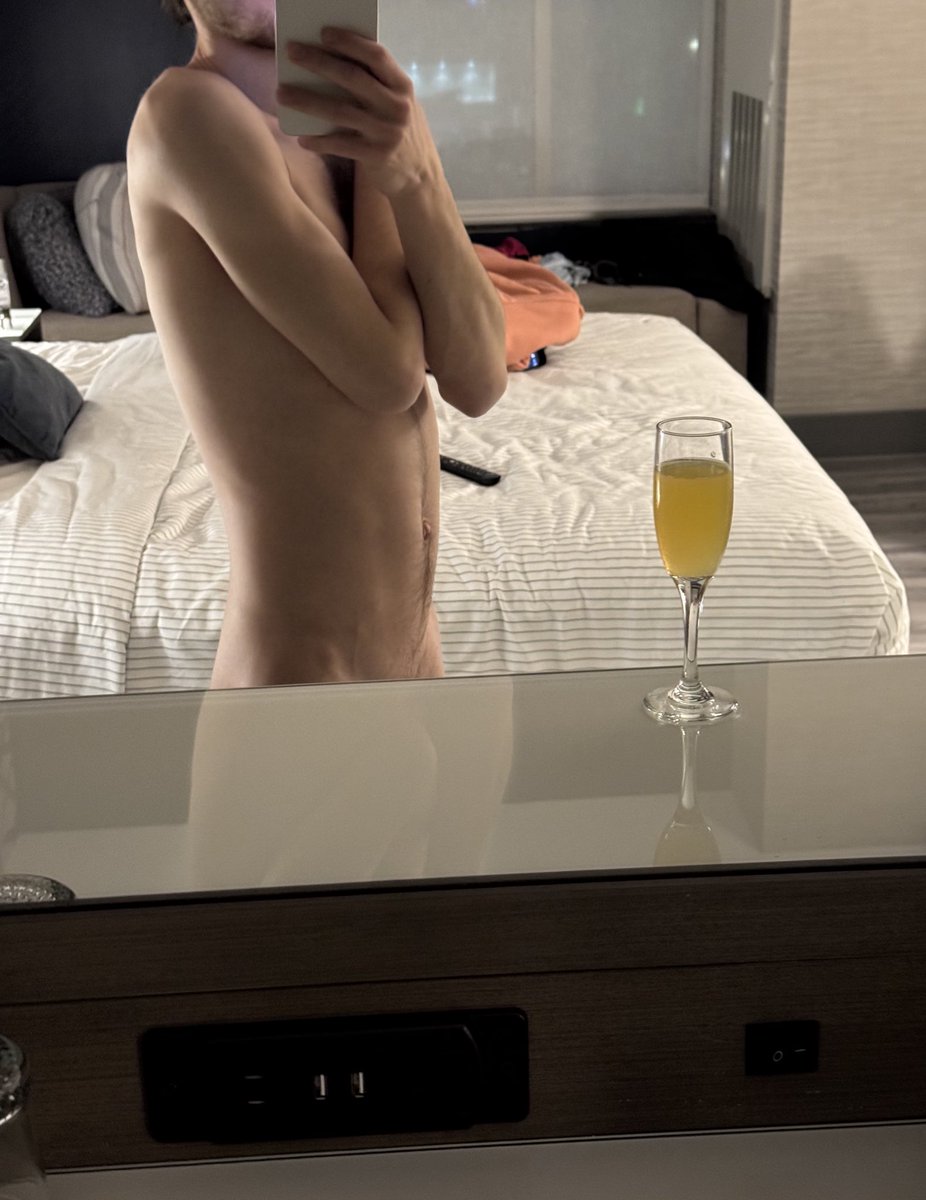 Hngtwink1's tweet photo. The waistline was giving😏

#twink #gayboy #nsfw https://t.co/X1DUvpxyGO