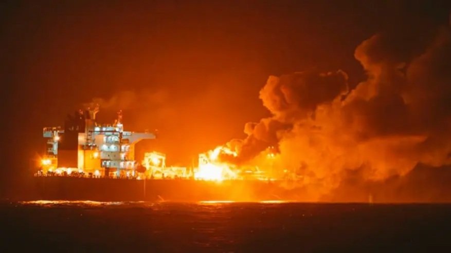 تقديرات أمنية إسرائيلية ترى أن توسيع الحضور الإسرائيلي في #القرن_الإفريقي، عبر تطوير العلاقات مع " #أرض_الصومال"، سيعيد رسم معادلة التعامل مع #اليمن عبر تقليص القيود الجغرافية على #سلاح_الجو_الإسرائيلي وتوسيع خياراته العملياتية ضد #الحوثيين، وفق ما أوردته صحيفة " #معاريف".