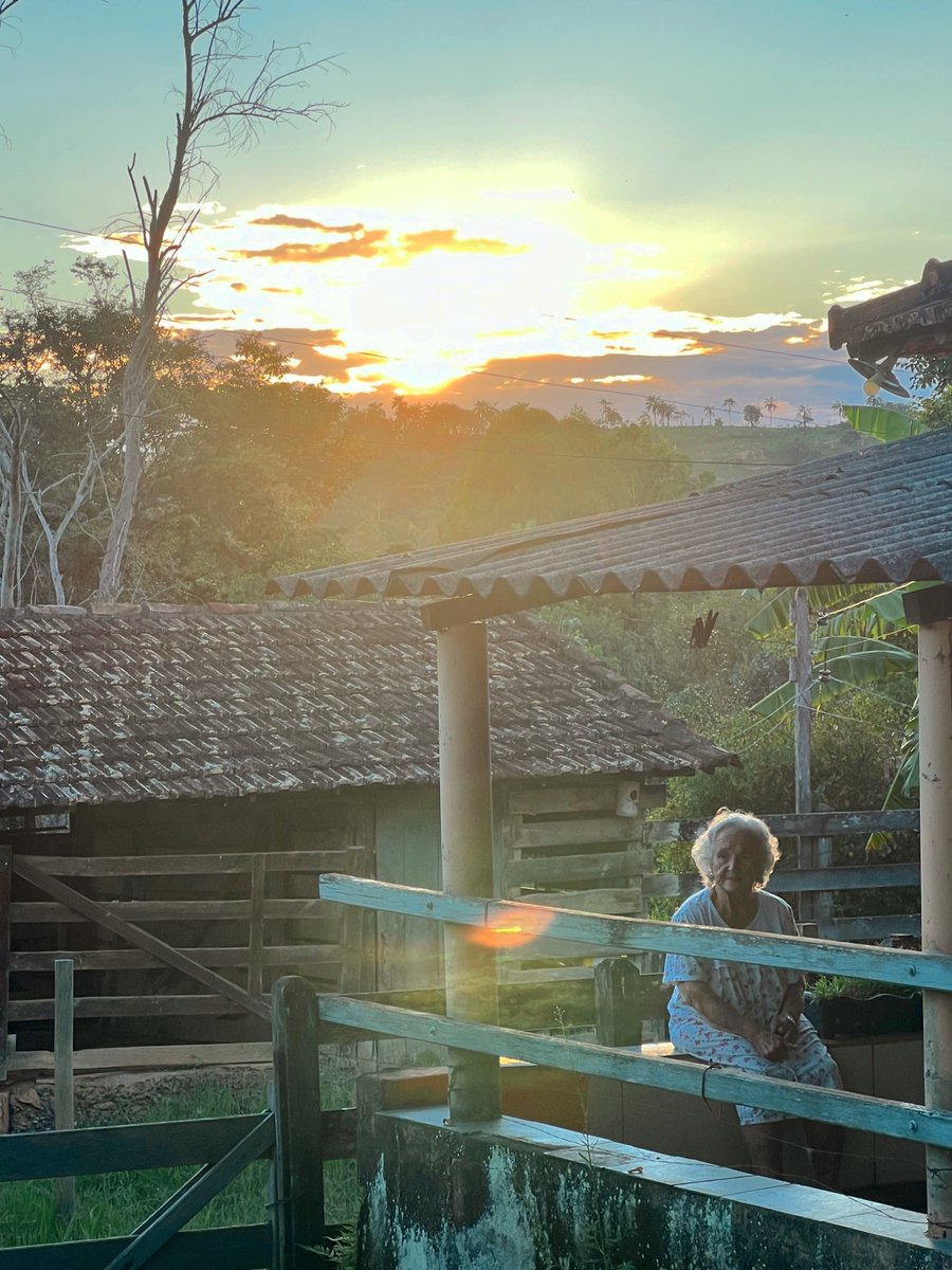 bemti's tweet image. essa foto que eu tirei da minha vó 🥹