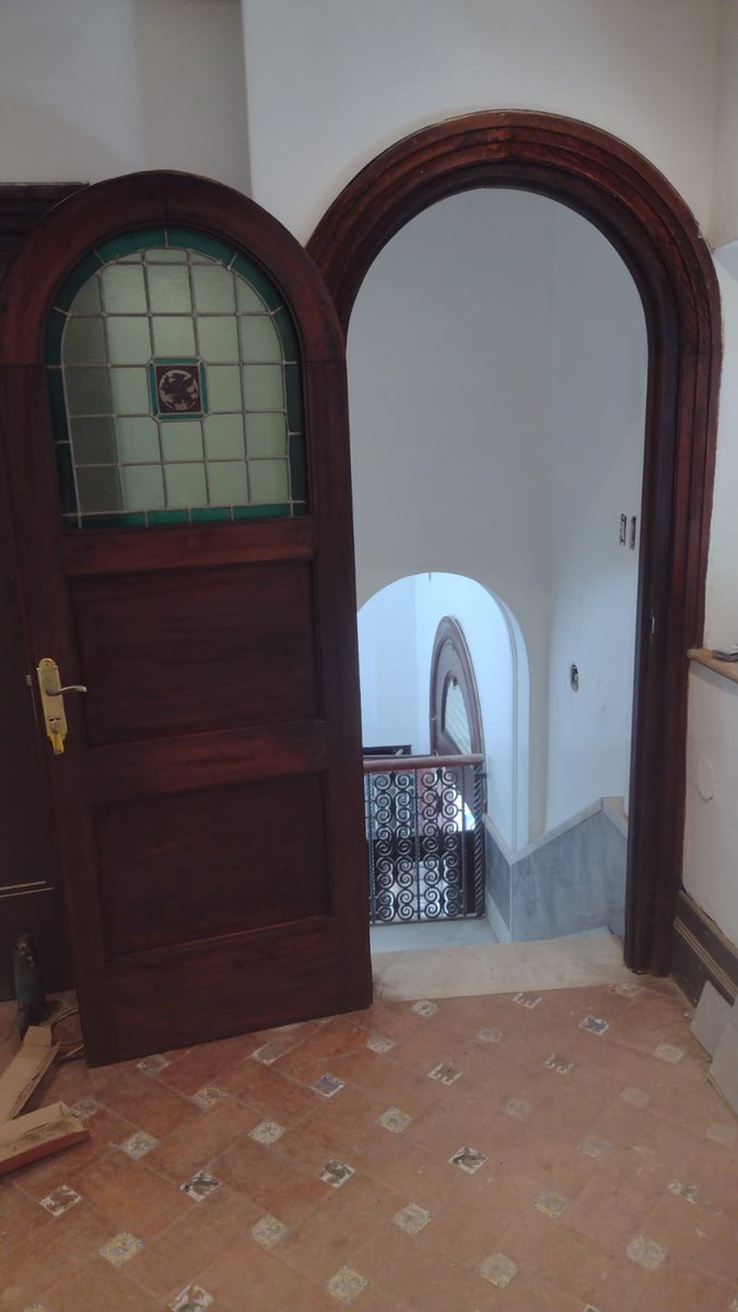 SommaLuis's tweet photo. Gente amiga aquí vanas ventanas y puertas misma casona. Aquí hubo reparaciones varias, quitar pintura vieja, lijar y aplicar buen producto. Si tienen piezas a restaurar me escriben 091470996. Muchas gracias a todos, sin uds no sería posible trabajar. https://t.co/dNKRbQnXht