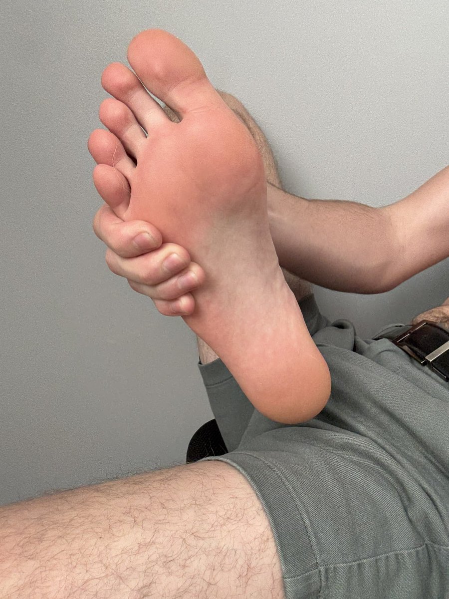 Master__Lucas's tweet photo. Just finished a round of golf, who’s ready to clean these sweaty ass soles off?
#gayfeet #guyfeet #gaysoles #boysoles https://t.co/RFuAmOnkqE