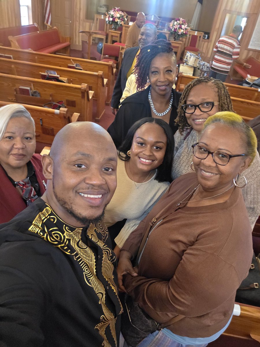 WilliamBrunso10's tweet photo. Great Sunday at Little Baptist Hill... It's all Love on the Hill ♥️🫶🏽
We went out with a bang on the last Sunday in the year 🔥🙌🏽
Jesus took it from us 🕺🏽
#SundaySnap ❤️ https://t.co/tQ0tjzqKQm