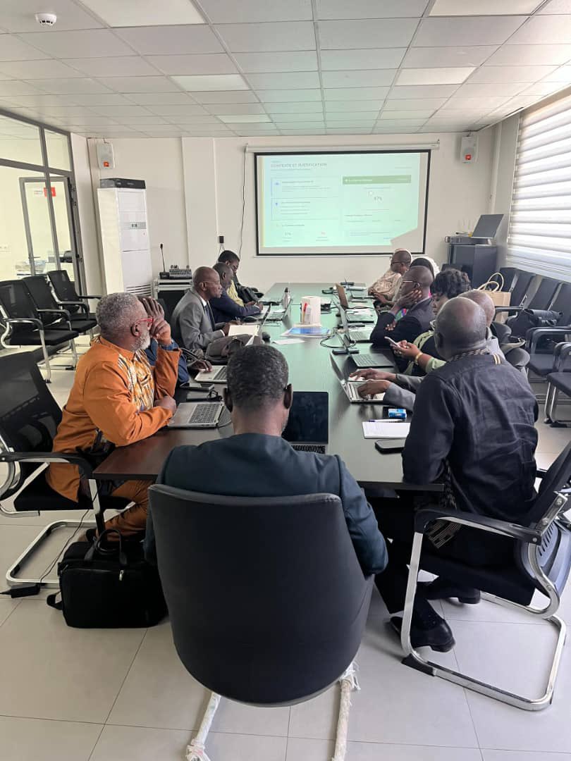 santegouv_sn's tweet image. 𝐕𝐚𝐥𝐢𝐝𝐚𝐭𝐢𝐨𝐧 𝐝𝐮 𝐏𝐥𝐚𝐧 𝐬𝐭𝐫𝐚𝐭𝐞́𝐠𝐢𝐪𝐮𝐞 𝟐𝟎𝟐𝟔–𝟐𝟎𝟑𝟎 𝐝𝐞 𝐥’𝐔𝐆𝐏-𝐏𝐡𝐚𝐫𝐦𝐚 : 𝐮𝐧 𝐩𝐚𝐬 𝐝𝐞́𝐜𝐢𝐬𝐢𝐟 𝐯𝐞𝐫𝐬 𝐥𝐚 𝐬𝐨𝐮𝐯𝐞𝐫𝐚𝐢𝐧𝐞𝐭𝐞́ 𝐩𝐡𝐚𝐫𝐦𝐚𝐜𝐞𝐮𝐭𝐢𝐪𝐮𝐞 𝐝𝐮 𝐒𝐞́𝐧𝐞́𝐠𝐚𝐥

L’Unité de Gestion du Projet de Développement de…