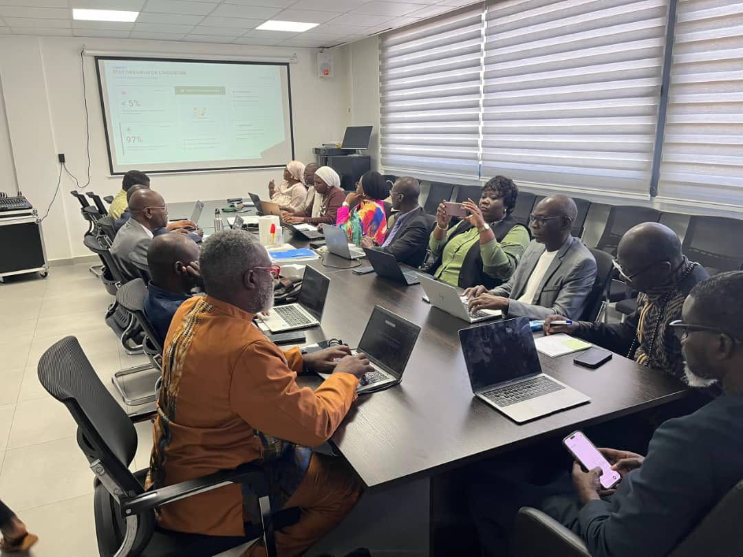 santegouv_sn's tweet image. 𝐕𝐚𝐥𝐢𝐝𝐚𝐭𝐢𝐨𝐧 𝐝𝐮 𝐏𝐥𝐚𝐧 𝐬𝐭𝐫𝐚𝐭𝐞́𝐠𝐢𝐪𝐮𝐞 𝟐𝟎𝟐𝟔–𝟐𝟎𝟑𝟎 𝐝𝐞 𝐥’𝐔𝐆𝐏-𝐏𝐡𝐚𝐫𝐦𝐚 : 𝐮𝐧 𝐩𝐚𝐬 𝐝𝐞́𝐜𝐢𝐬𝐢𝐟 𝐯𝐞𝐫𝐬 𝐥𝐚 𝐬𝐨𝐮𝐯𝐞𝐫𝐚𝐢𝐧𝐞𝐭𝐞́ 𝐩𝐡𝐚𝐫𝐦𝐚𝐜𝐞𝐮𝐭𝐢𝐪𝐮𝐞 𝐝𝐮 𝐒𝐞́𝐧𝐞́𝐠𝐚𝐥

L’Unité de Gestion du Projet de Développement de…