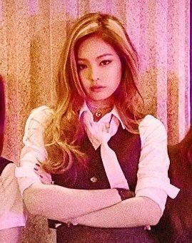 uzer0016's tweet photo. how do i convince jennie this is her best hair color https://t.co/THkHdsKW58