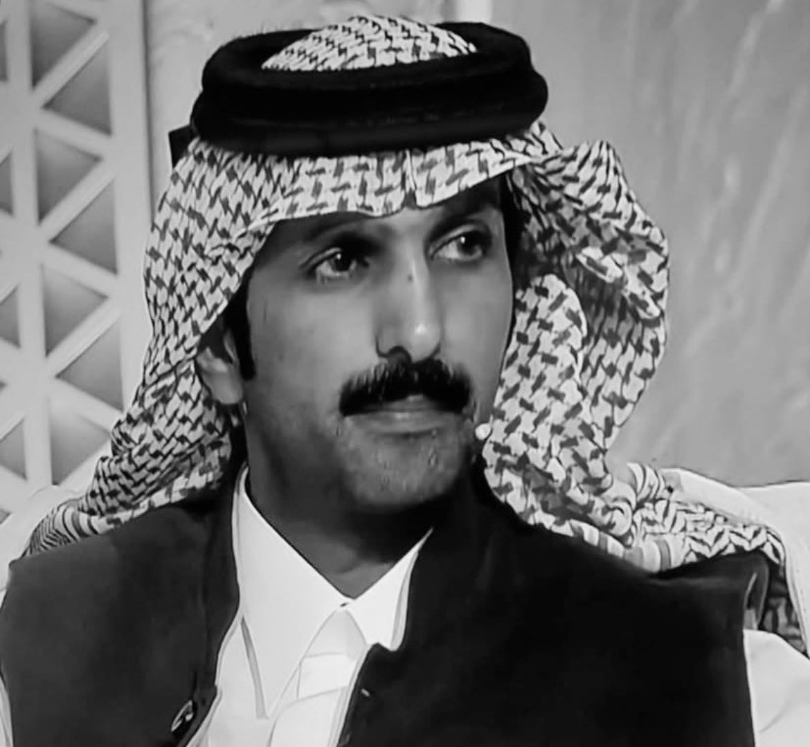 اجتمعت فيه كل الخصال :
ذَرابة في القول، شجاعة في الموقف، وشهامة ما تعرف التراجع. الخ...

 #فهد_ابن_جخدب
اسم إذا ذُكر حضر الوقار، وإذا حضر سكت الكلام.

ليت البعض يتعلّم منه، بعض الصفات..
لكن للأسف مو كل شيء يُكتسب بالتعلّم،
بعضها تُورّث مع الدم، وترجع للأصل.

معنى الرجوله #الفهد