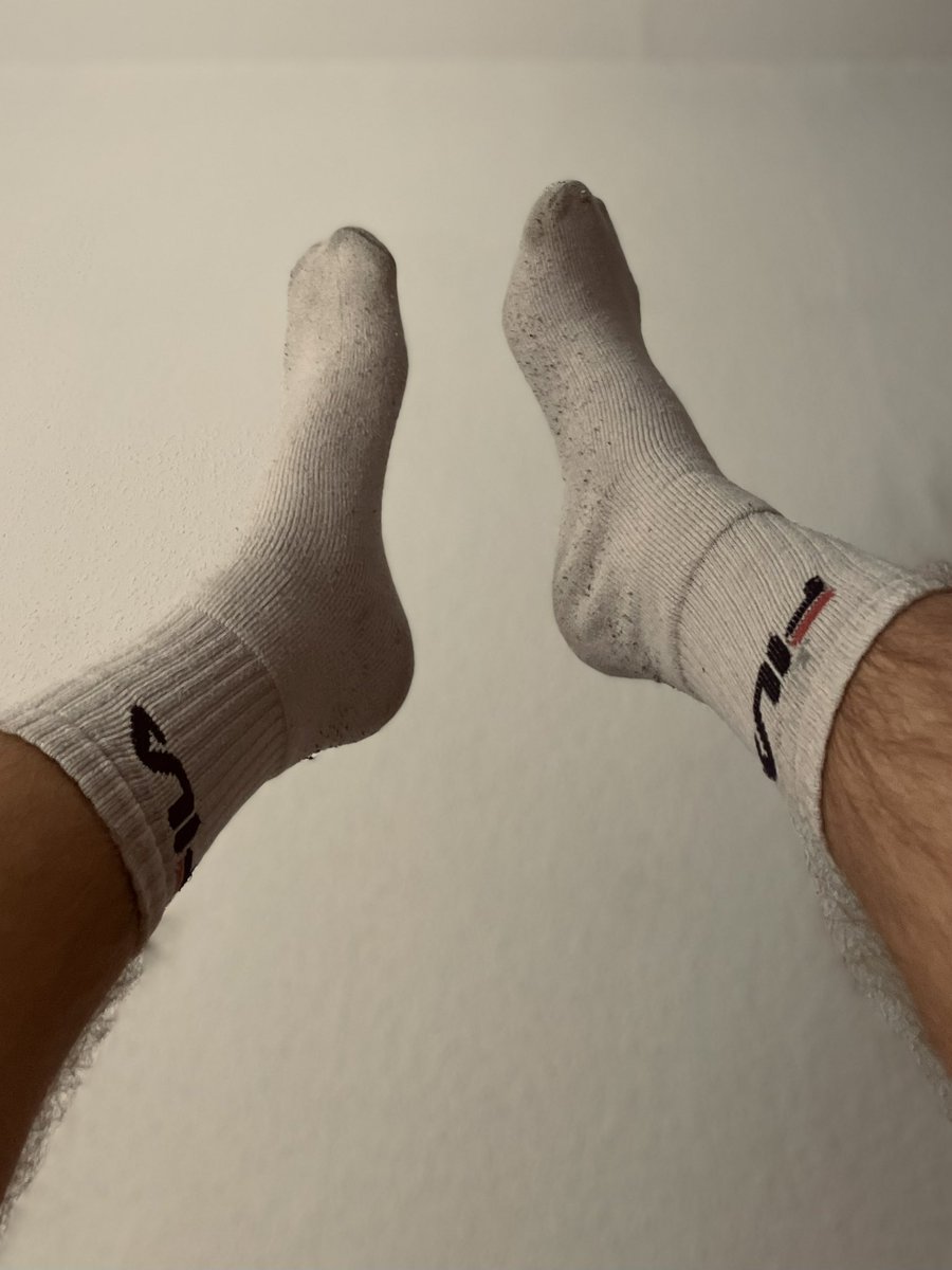 MasterBearPL's tweet image. Cwele meldować się 😈 czekam na Was pedaly #gay #gej #hot #polishgay #polskigej #sneak #bear #feet #feetfetısh #polskichlopak #master #gayfun #daddy #subgay