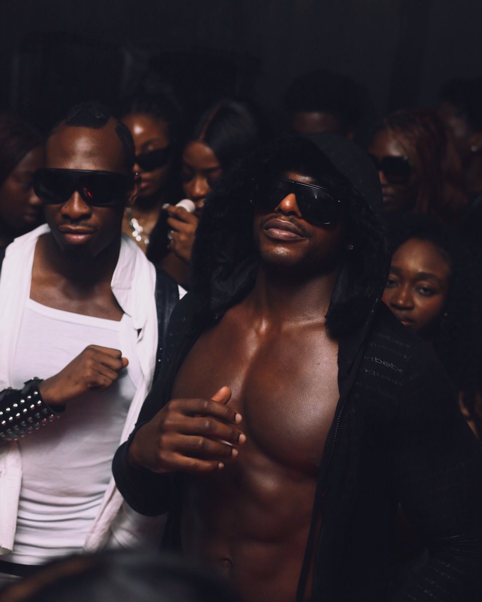 mololuwa tweet media