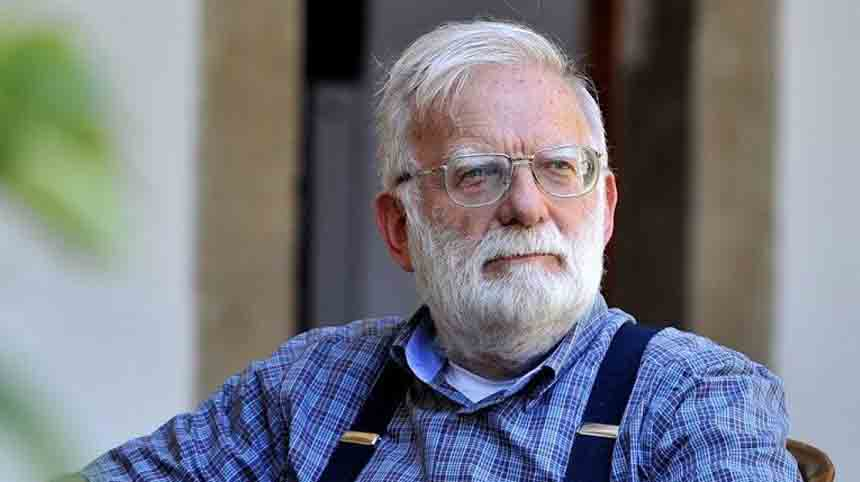 "İnsan dünyada garip ve yalnızdır. Bu gurbet ve yalnızlık hissini özellikle geceleri yani hayatın memata dönüştüğü saatlerde hisseder. Bu yalnızlığı ancak 'ey kulum ben varım.' diyen Allah'ın varlığı unutturur."

Sâdettin Ökten