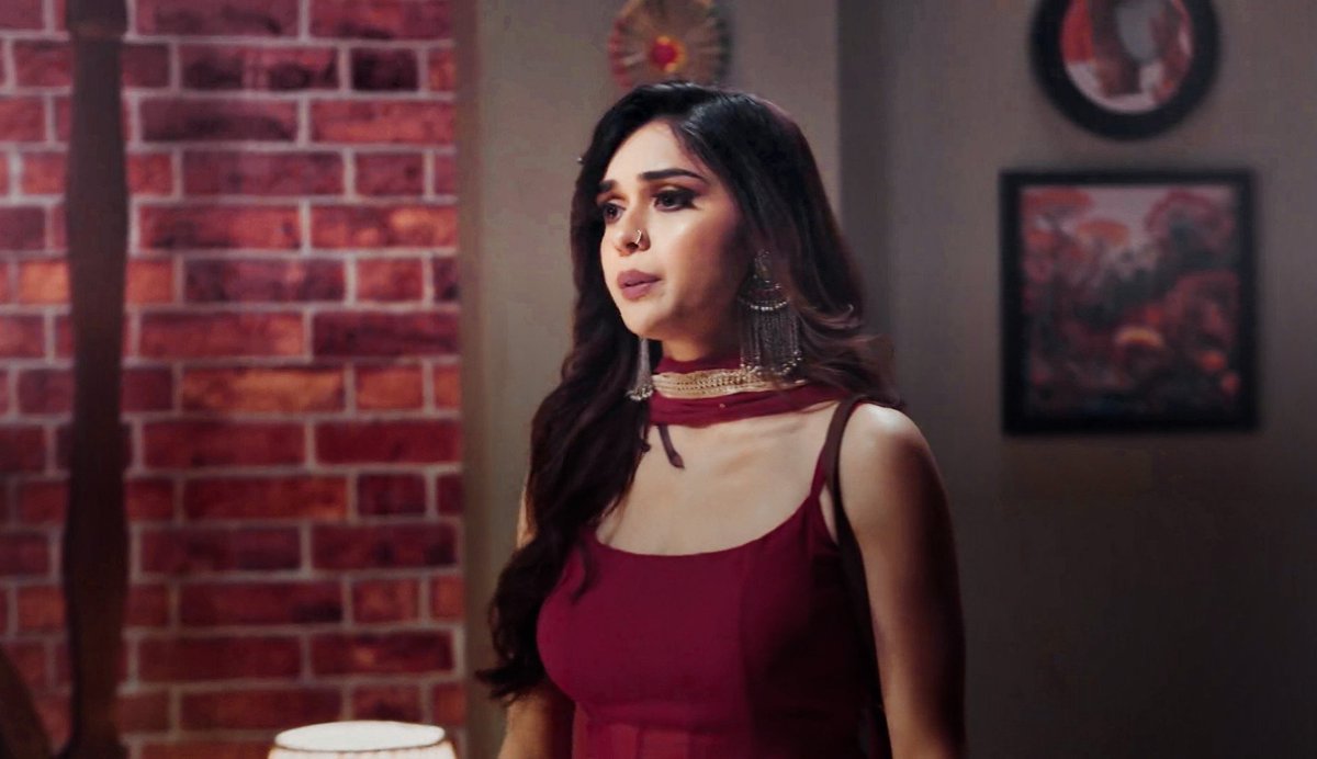 duskydrip's tweet photo. Eyes get so pleased to see pretty people ! 😭♥️
They're color coordinating for some reason maybe? Delulu is Solulu :)

#NamikPaul • #EishaSingh • #Naagin7 https://t.co/jVnddh5jBk
