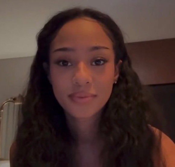 guys my mom’s fav katseye song it’s “i’m pretty” cuz she don’t know english and it’s the only one that she understands 😭😭😭