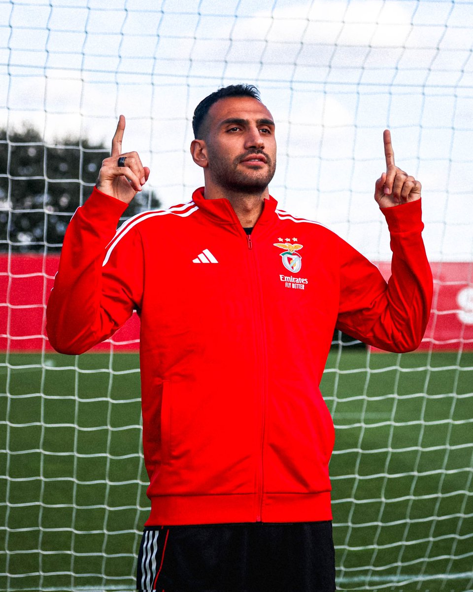 Mourinho no Dragão não piaste, sobre a cotovelada que este Artista deu ao Jogador do <a href="/FCPorto/">FC Porto</a> . Vermelho direto e ninguém viu nada. És um chorão.