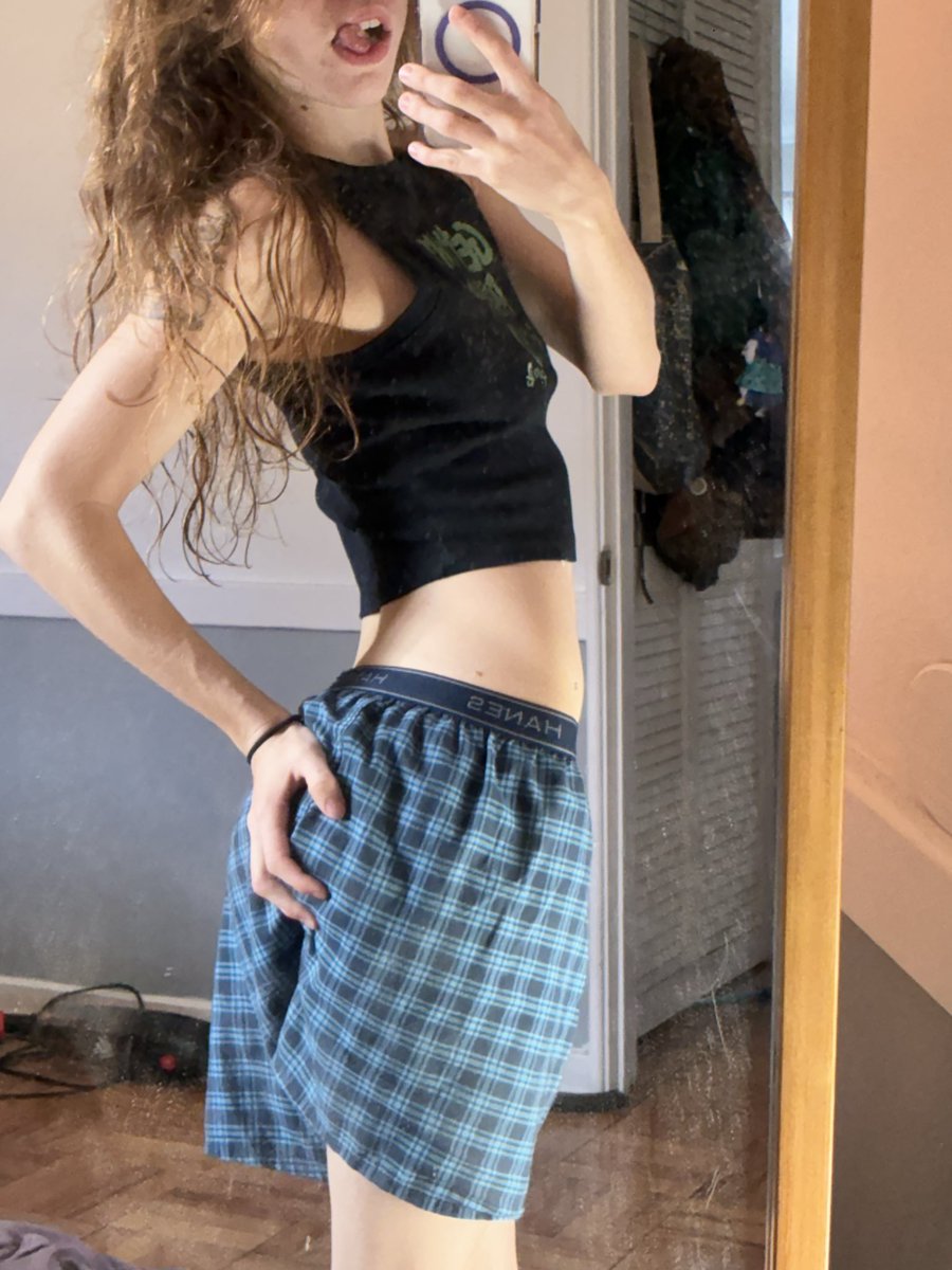 TripleStan's tweet image. me + boxers 4ever