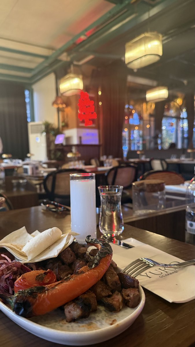 Pazar rakısı sınıfsaldır fakat yaşlılık belirtisidir.