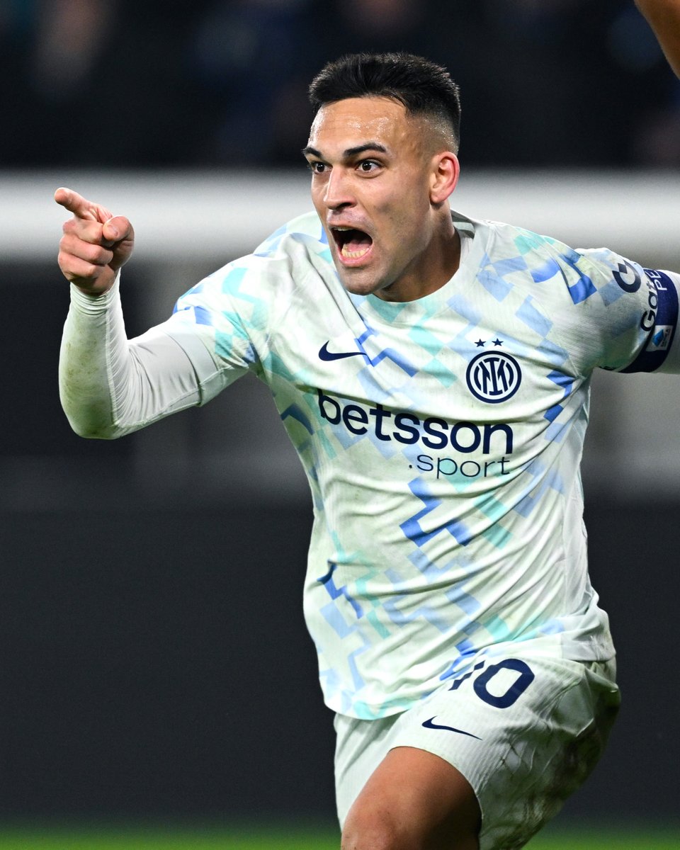 brfootball's tweet photo. Lautaro Martínez in his last four Serie A games:

⚽️⚽️ vs. Pisa
⚽️ vs. Como
⚽️ vs. Genoa
⚽️ vs. Atalanta

Top scorer in Italy this season 🎯 https://t.co/GbhpJ5KwVC