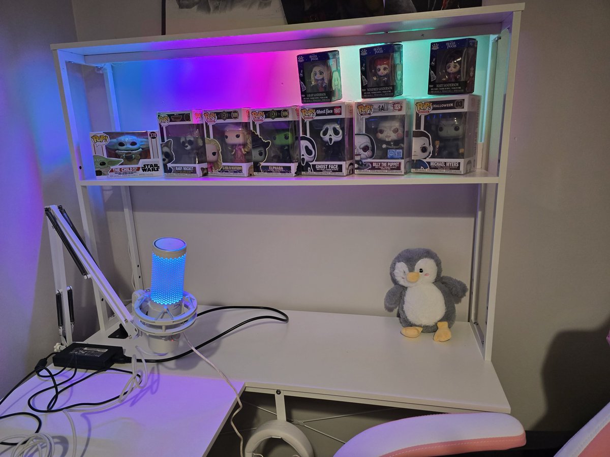 Veecious_v's tweet photo. From spare room to game room 
Hopefully by mid January it will be complete https://t.co/1H7iJsL9RD