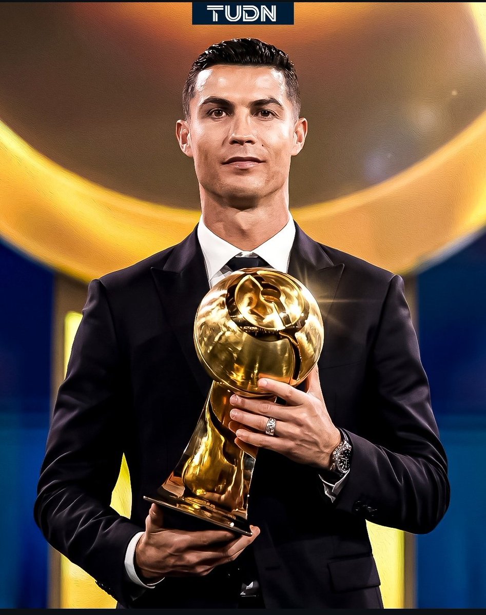 🔊😱¡Ay mi madre, El Bicho!😱🔊

Cristiano Ronaldo Dos Santos Aveiro es EL MEJOR JUGADOR DEL MEDIO ORIENTE🐐👑 

4️⃣0️⃣ añitos tiene la criatura ¡Siiuuuu!🔥🔥🔥