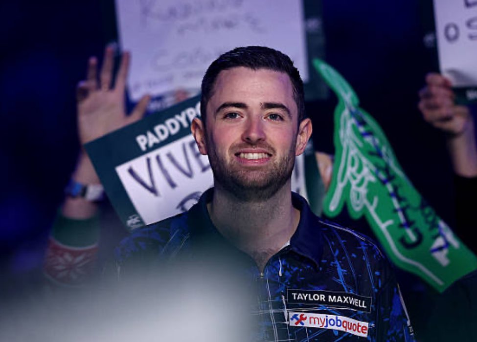 ActuFlechettes's tweet image. 🚨 LUKE HUMPHRIES 🏴󠁧󠁢󠁥󠁮󠁧󠁿  VAINQUEUR DU DRAMA DE LA SOIRÉE !!! 🥶🆒

VICTORIEUX DE CLEMENS 🇩🇪 4-2, L’ANGLAIS A VU SON ADVERSAIRE REVENIR DE 3-0 A 3-2 ET MANQUÉ 3 FLÉCHETTES POUR LE 3-3 !!! 🤯💣 

QUEL MATCH !!!! 🔥🧨

#lequipeFLECHETTES